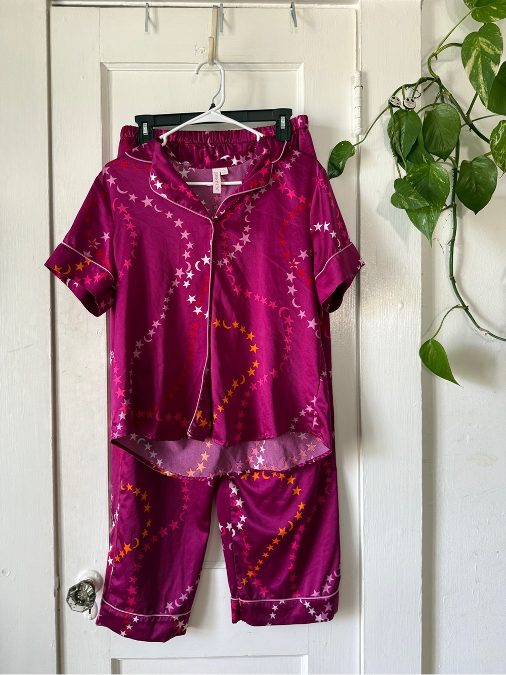JOYSPUN size M Magenta Star-Print Satin Pajama Set